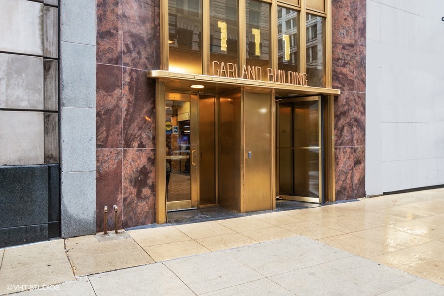 111 N Wabash Ave Property Photo 1