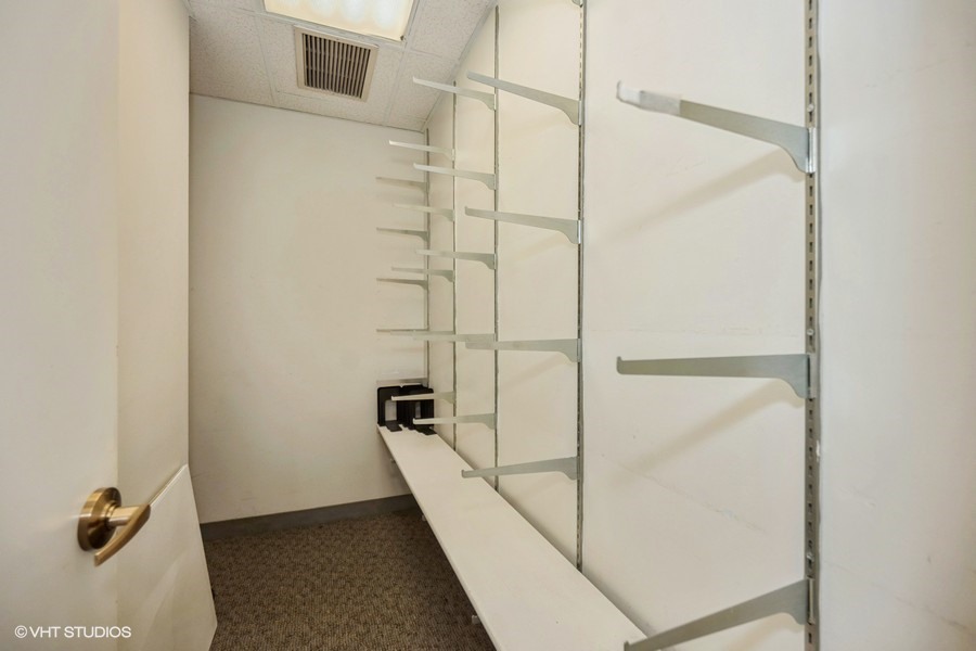 111 N Wabash Ave Property Photo 6