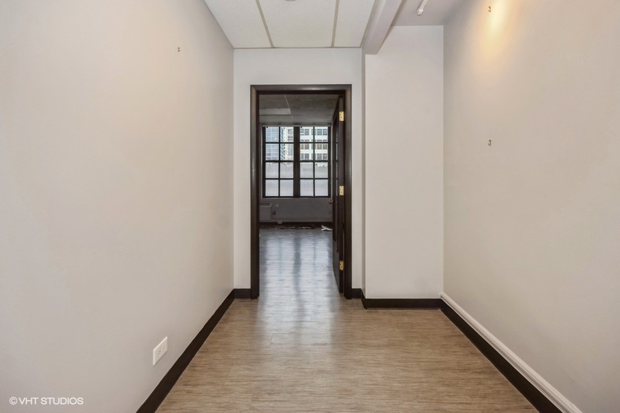 111 N Wabash Ave Property Photo 9