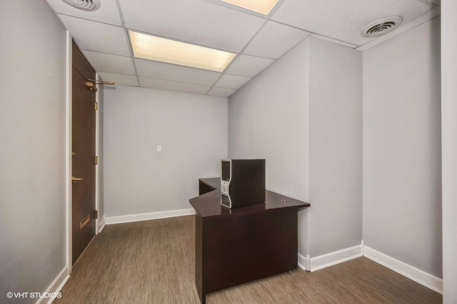 111 N Wabash Ave Property Photo 10