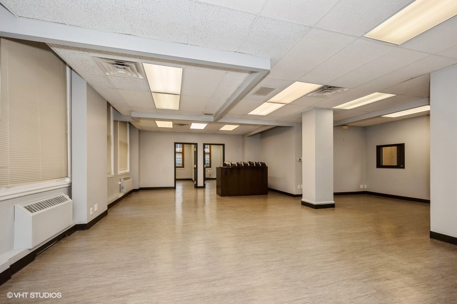 111 N Wabash Ave Property Photo 16