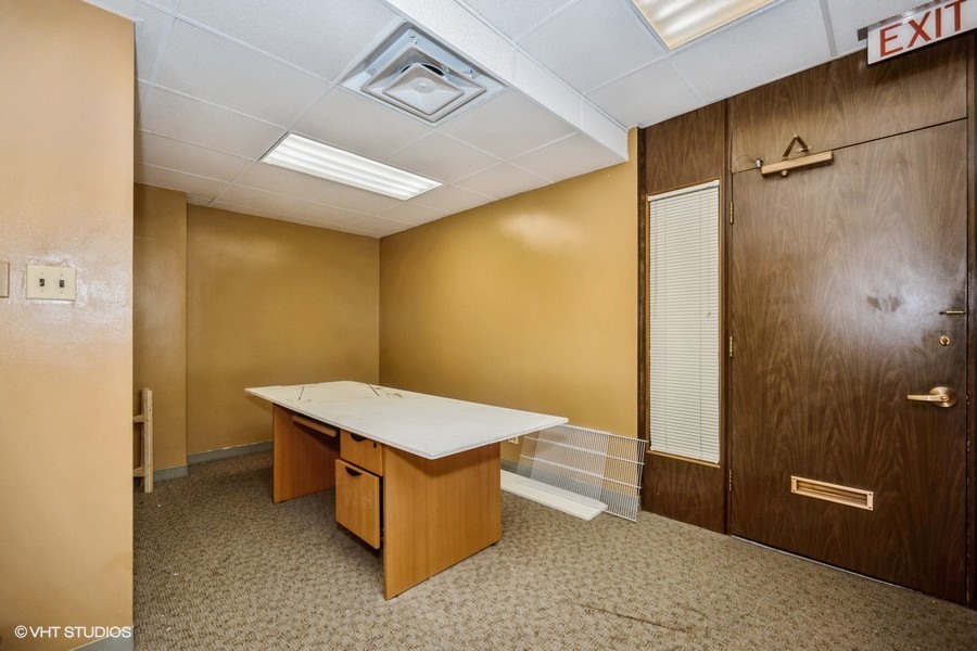111 N Wabash Ave Property Photo 20