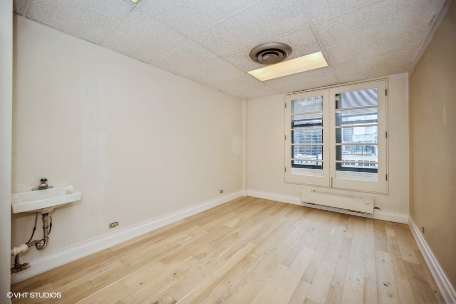 111 N Wabash Ave Property Photo 10