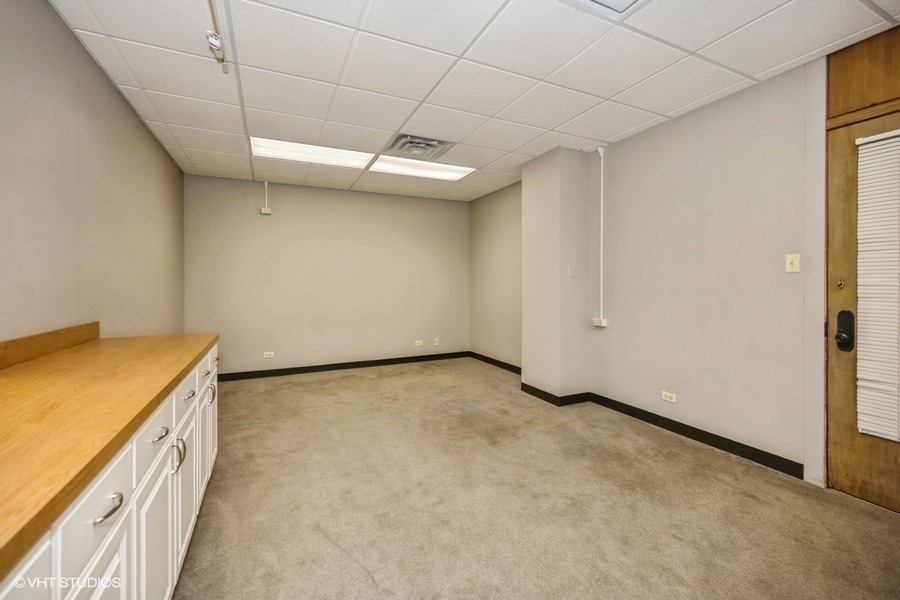 111 N Wabash Ave Property Photo 12