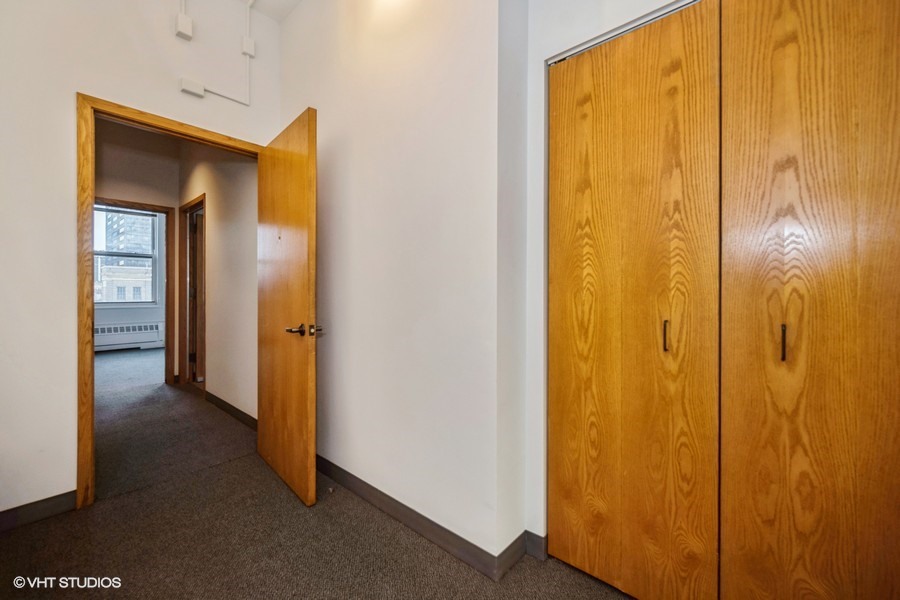 111 N Wabash Ave Property Photo 5