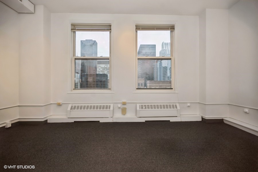 111 N Wabash Ave Property Photo 9