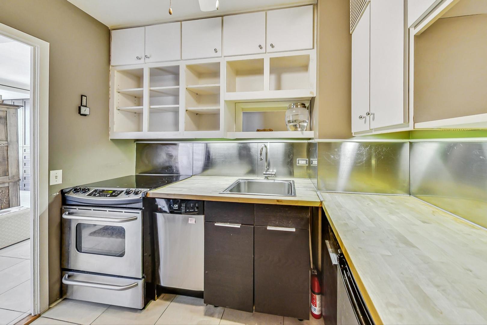 880 N Lake Shore Drive 3a Property Photo 9