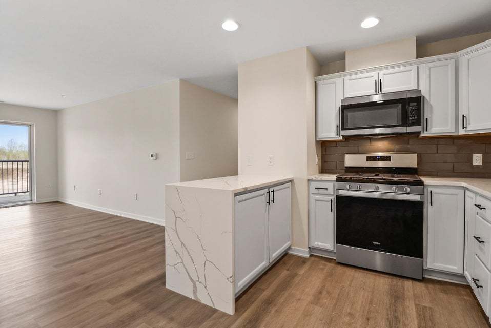 2034 W 75th Place 42 Property Photo 11