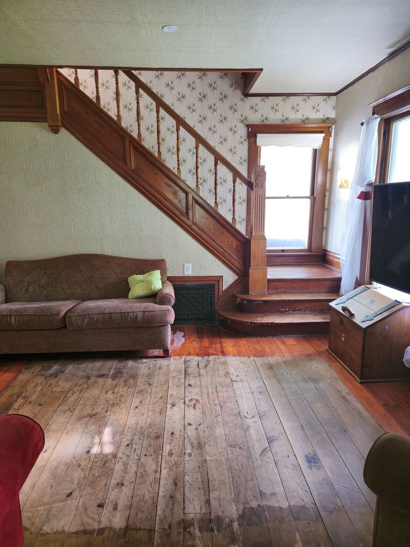 954 N 2401st Road Property Photo 18