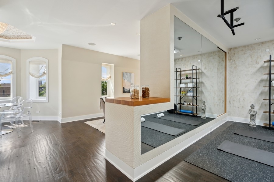 1407 N Hoyne Ave Property Photo 64