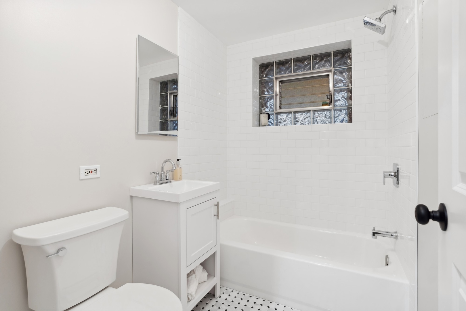 1407 N Hoyne Ave Property Photo 109