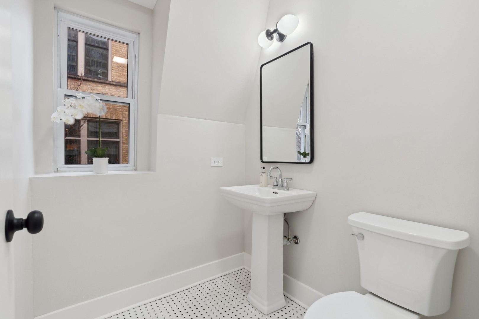 1407 N Hoyne Ave Property Photo 110