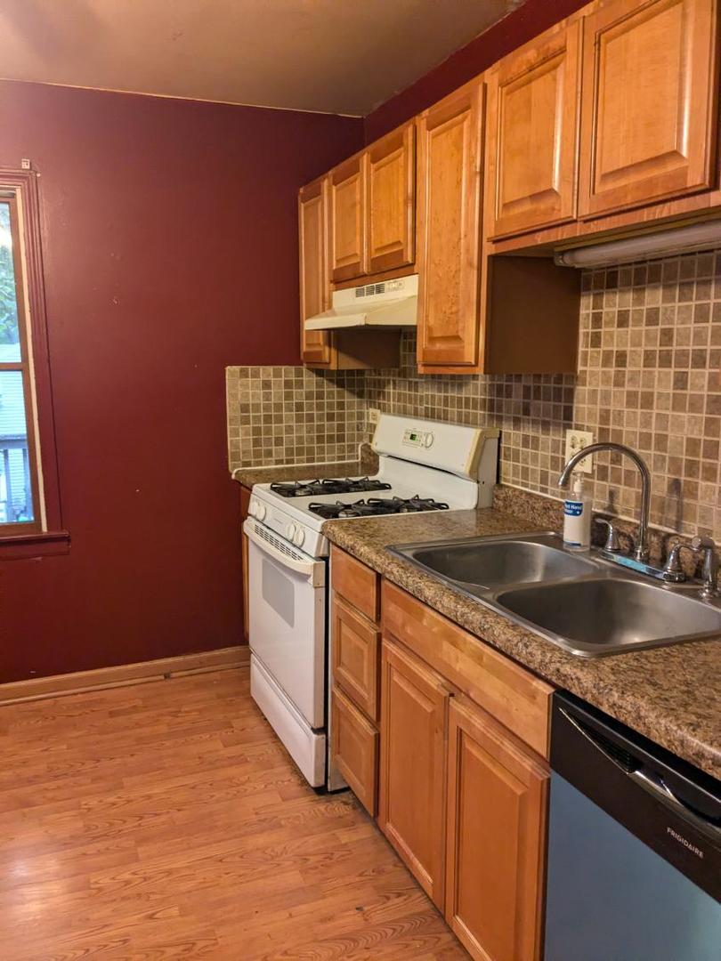 982 Grant Street Property Photo 6