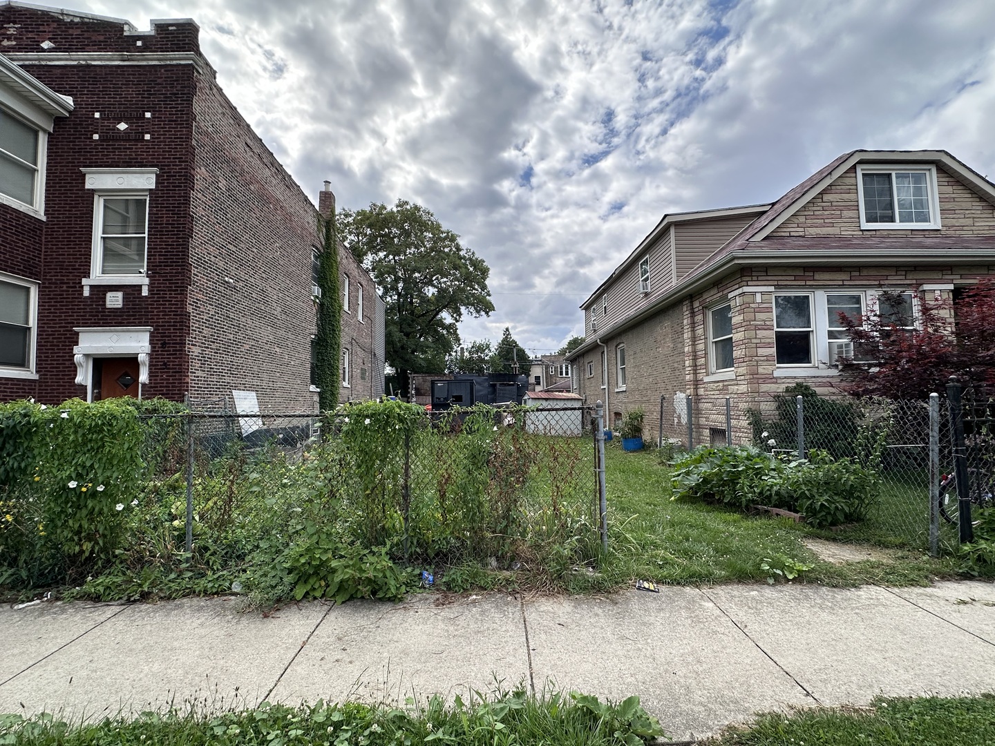 6134 S Artesian Avenue Property Photo 1