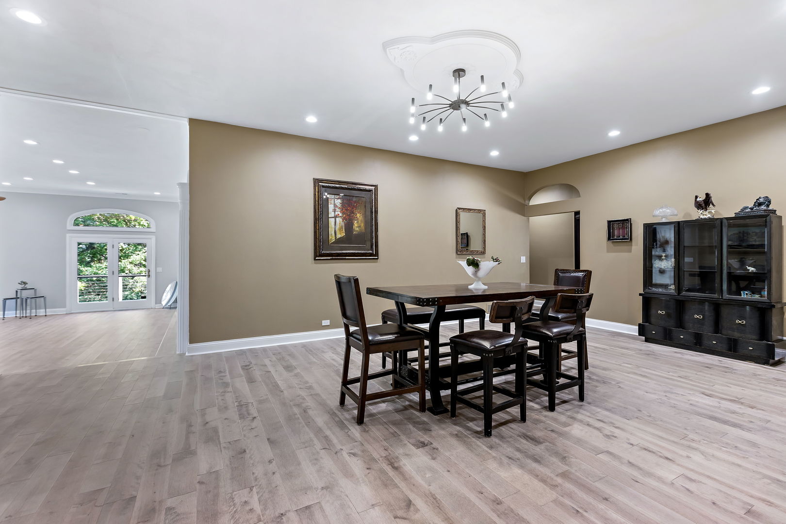 3 Saville Row Street Property Photo 21