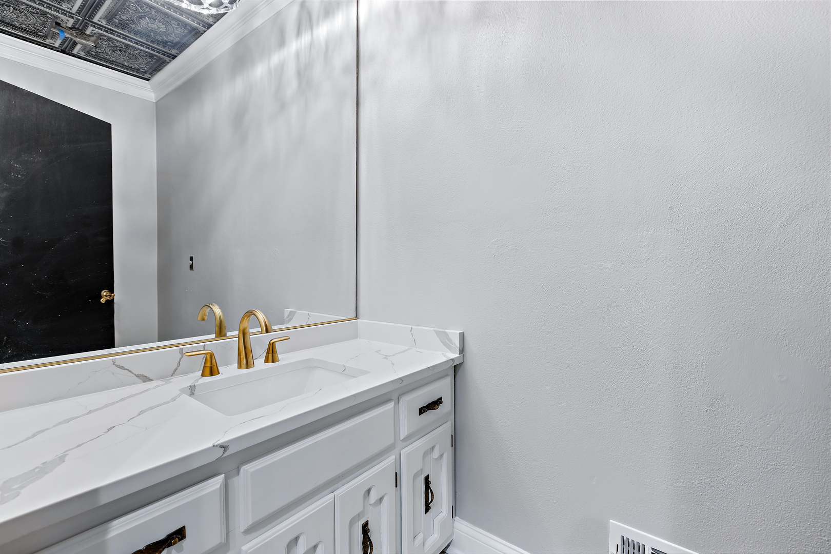3 Saville Row Street Property Photo 42