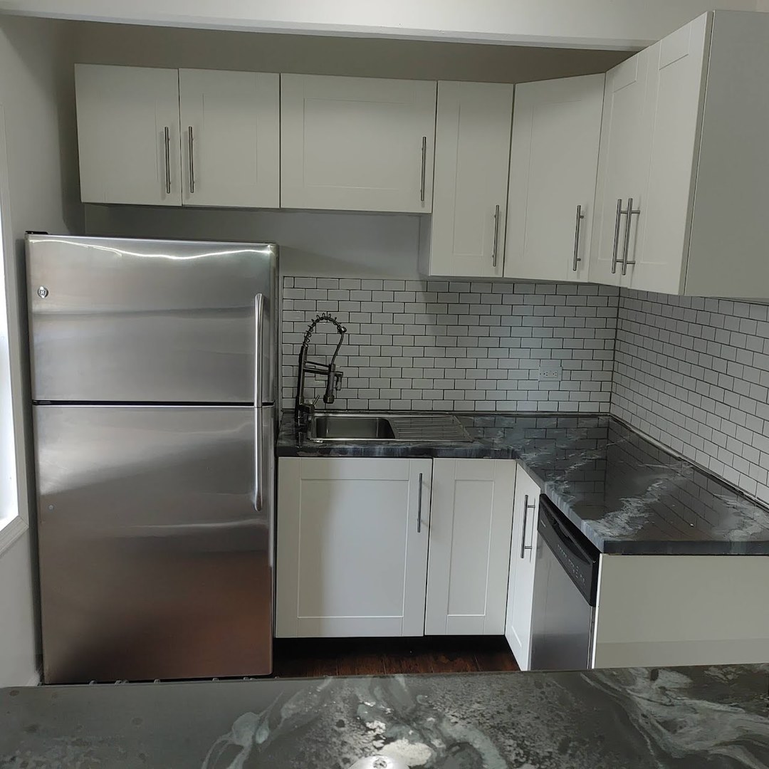 9150 S Burnside Avenue Property Photo 2