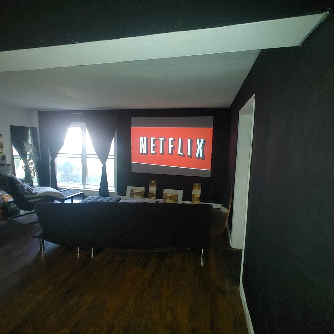 9150 S Burnside Avenue Property Photo 3