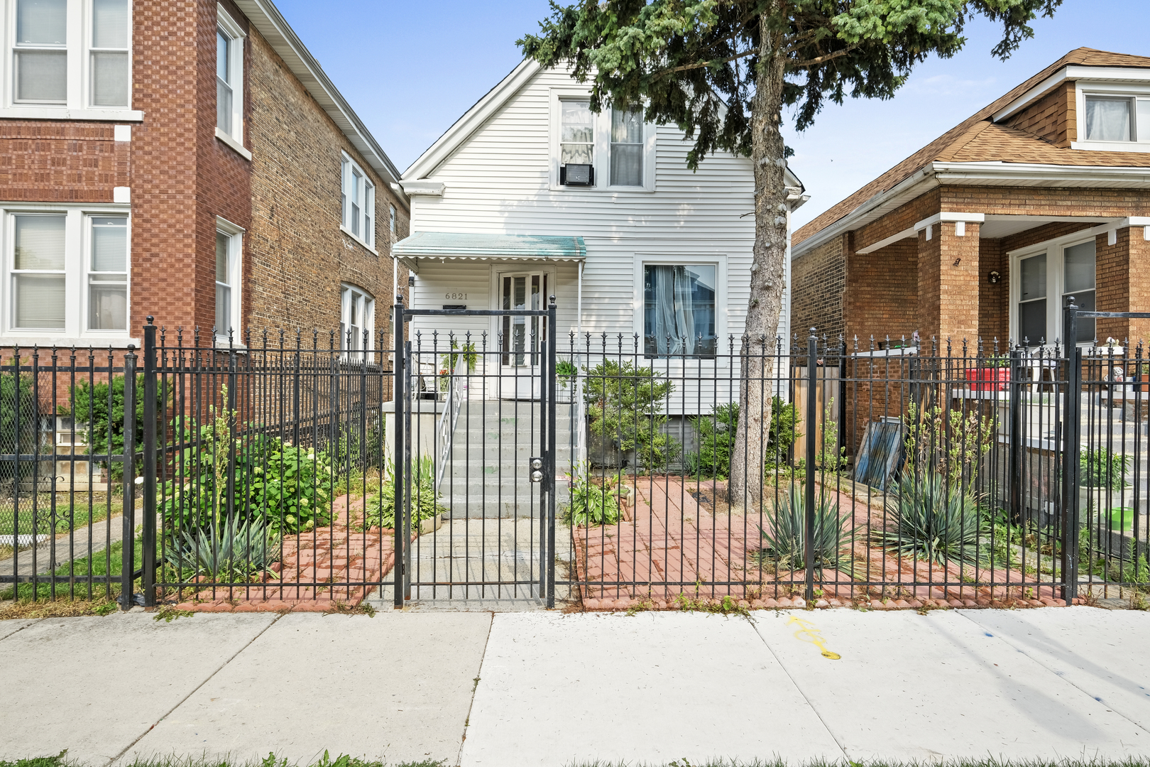 6821 S Campbell Avenue Property Photo 1