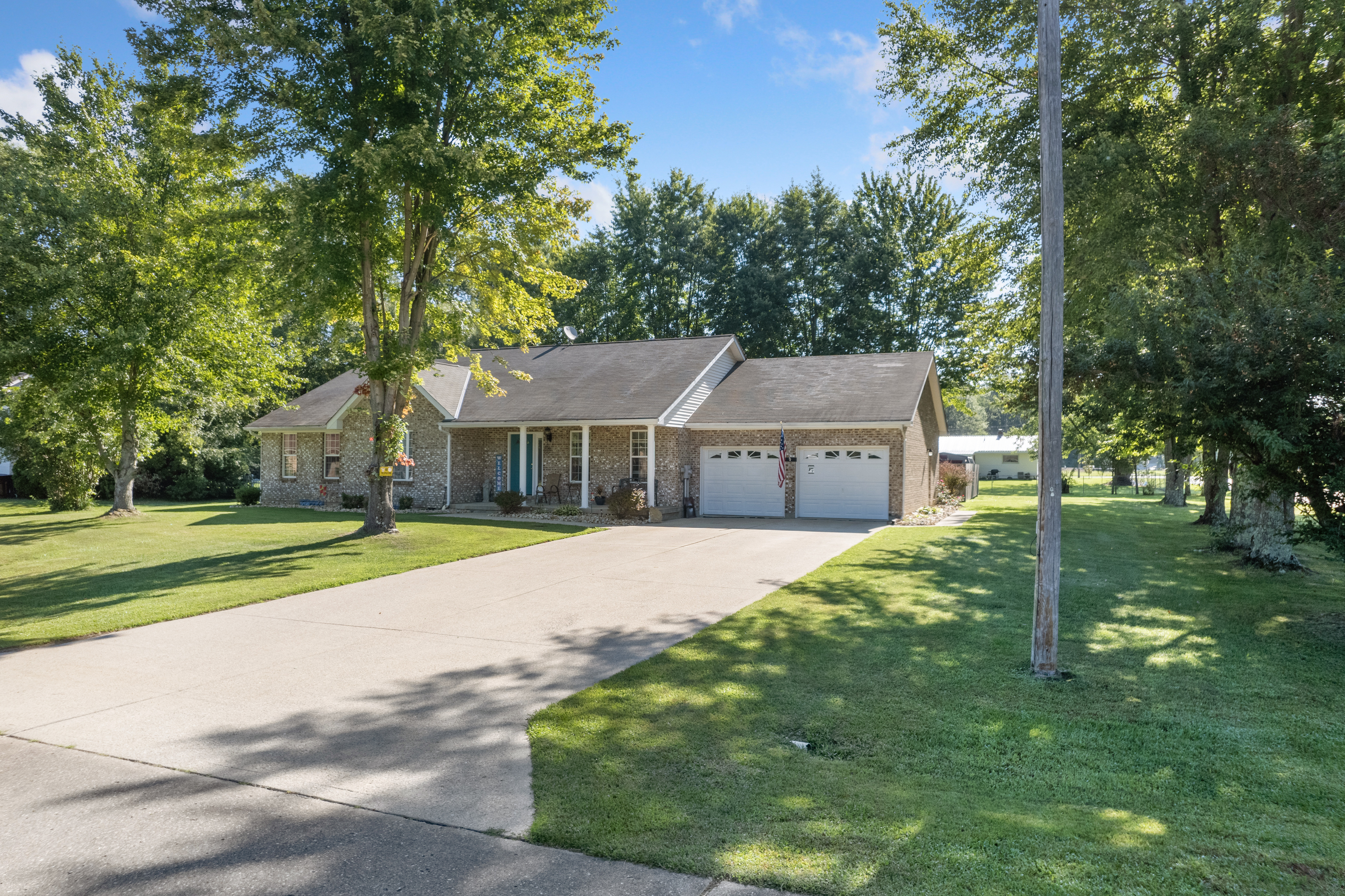 100 Chelsea Dr Property Photo