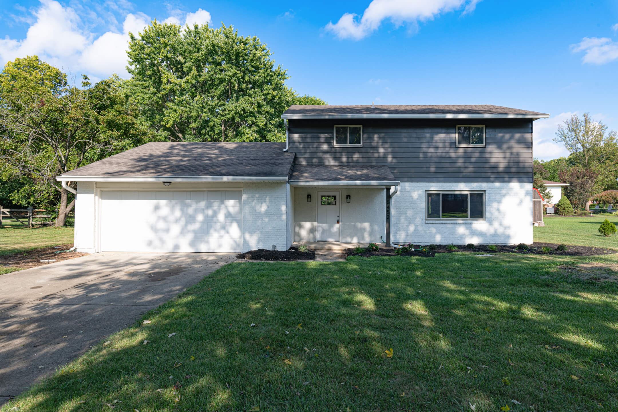 5452 Crystal Dr Property Photo 1