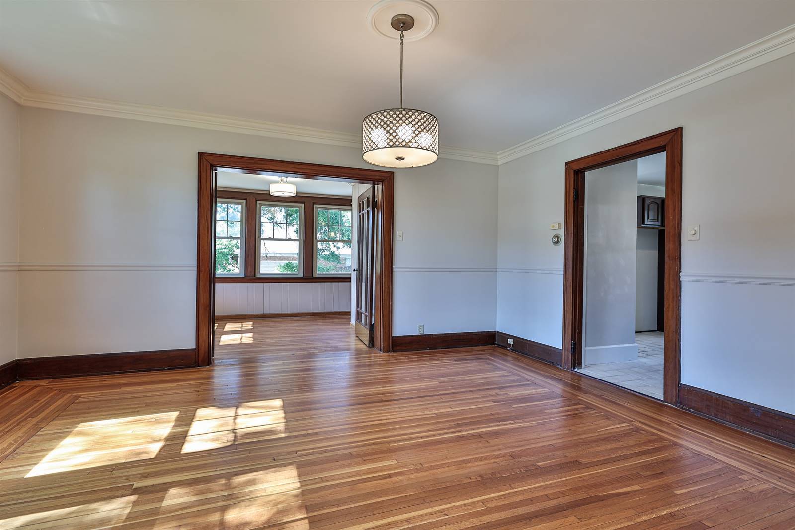 8773 Kenwood Rd Property Photo 14