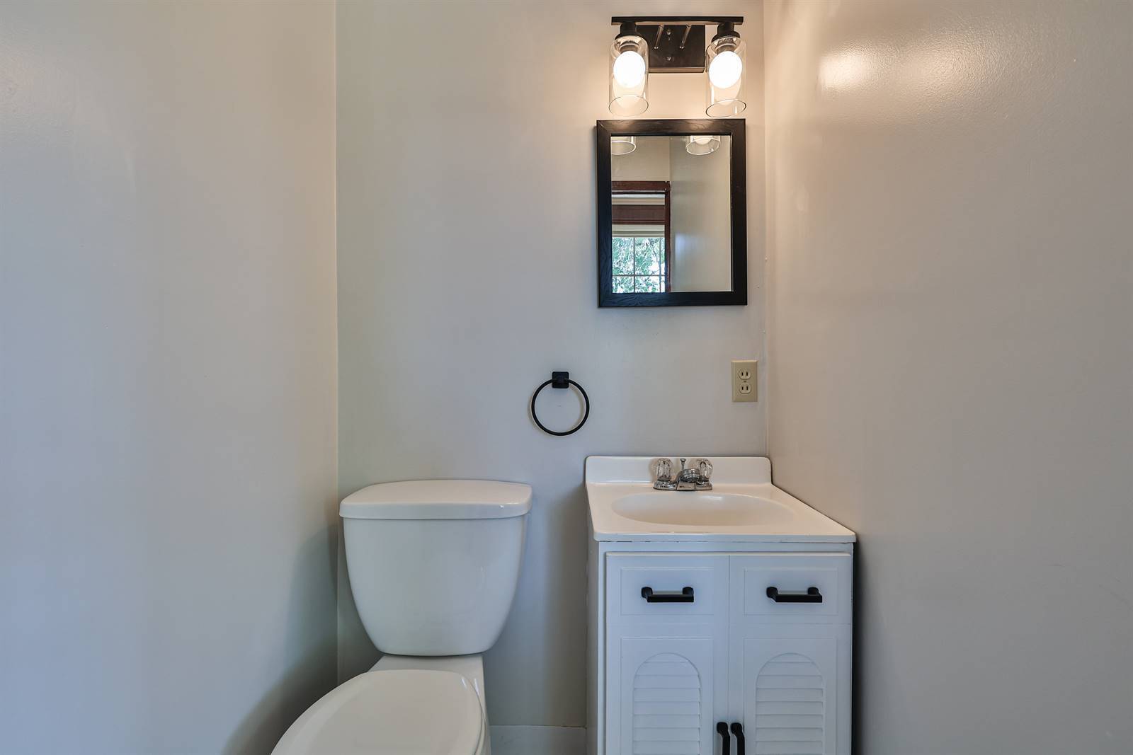 8773 Kenwood Rd Property Photo 27