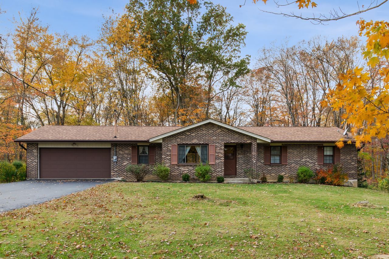 2347 Donald Rd Property Photo