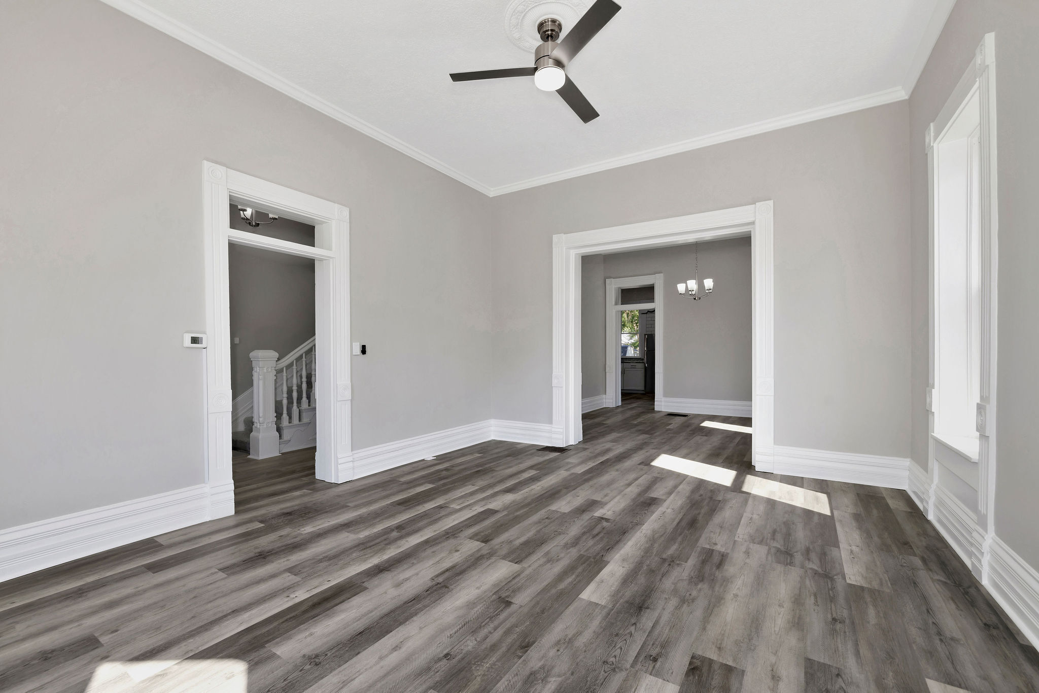 312 S Barron St Property Photo 10