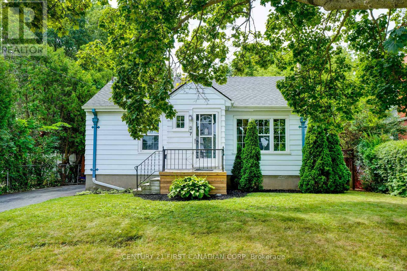 27 LAMBETH AVENUE