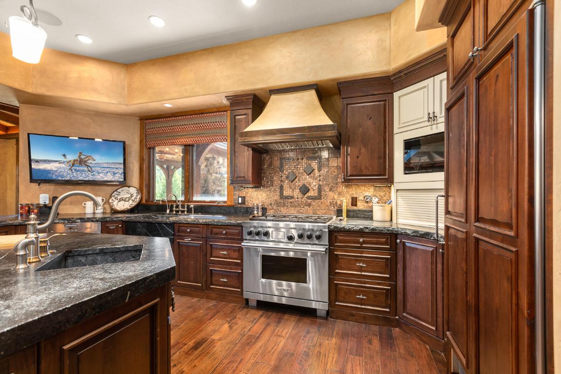 555 Whitefish Hills Drive Property Photo 13