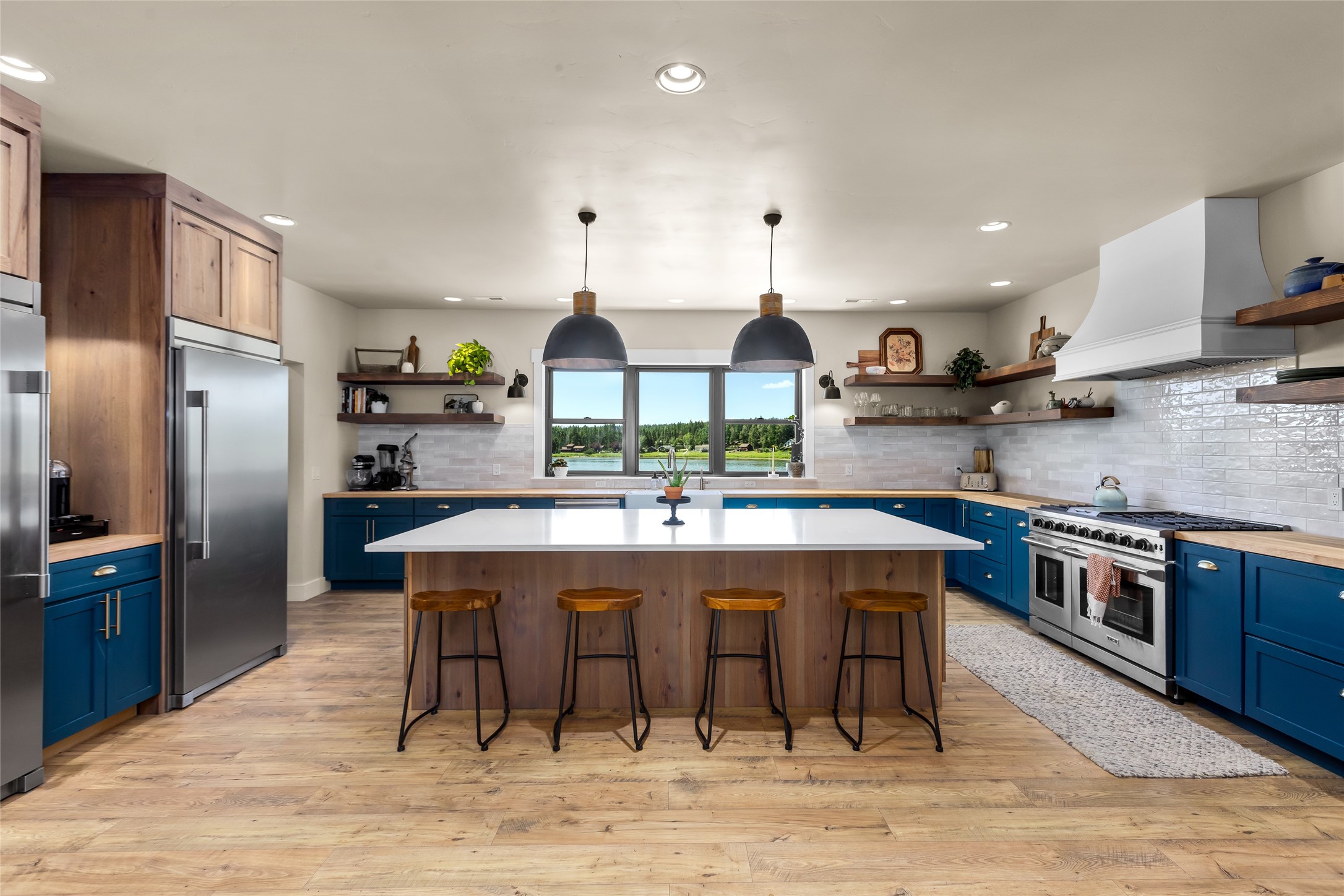 64 Wagon Wheel Road Property Photo 6