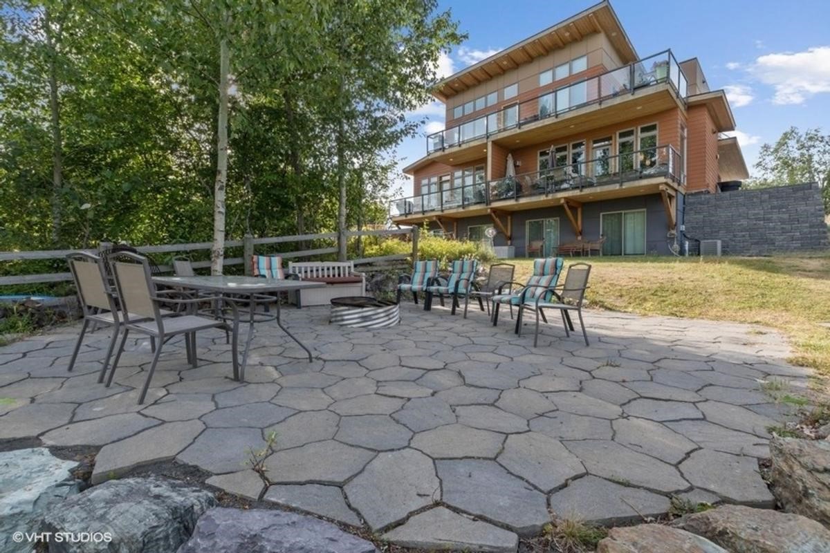 26 Woodland Place B Property Photo 6