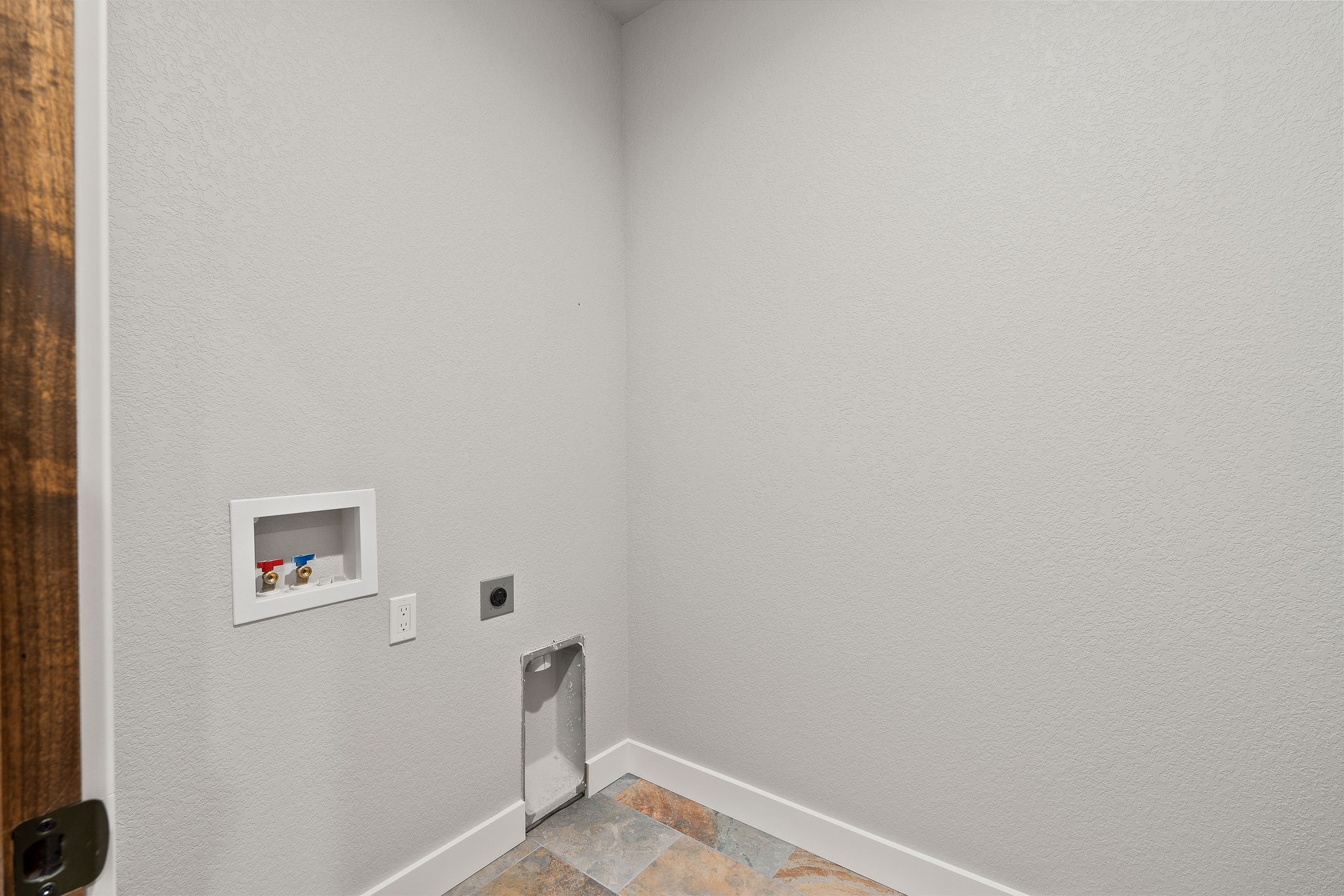 323 Skookum Road Property Photo 26