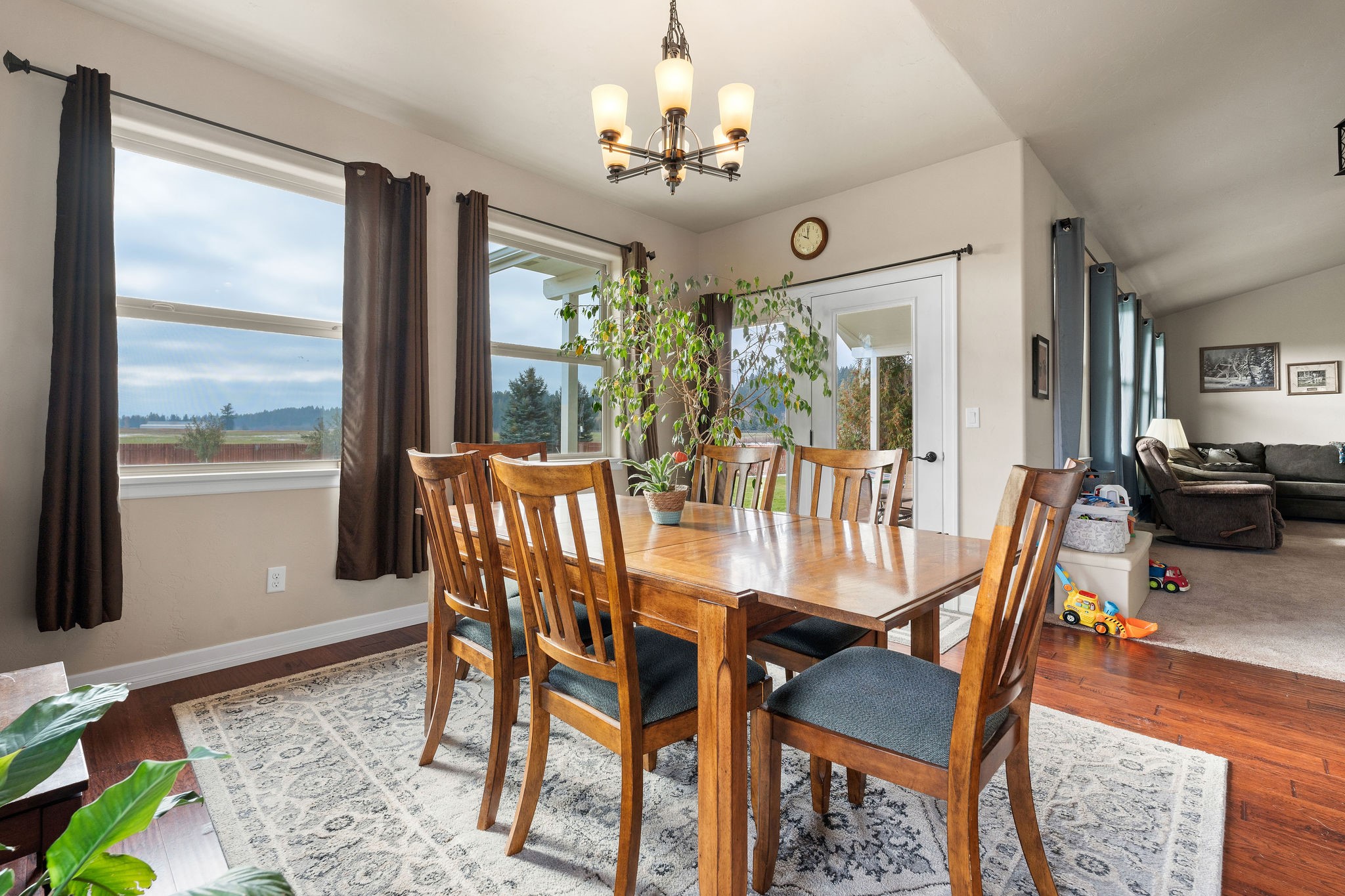 306 Mustang Way Property Photo 15