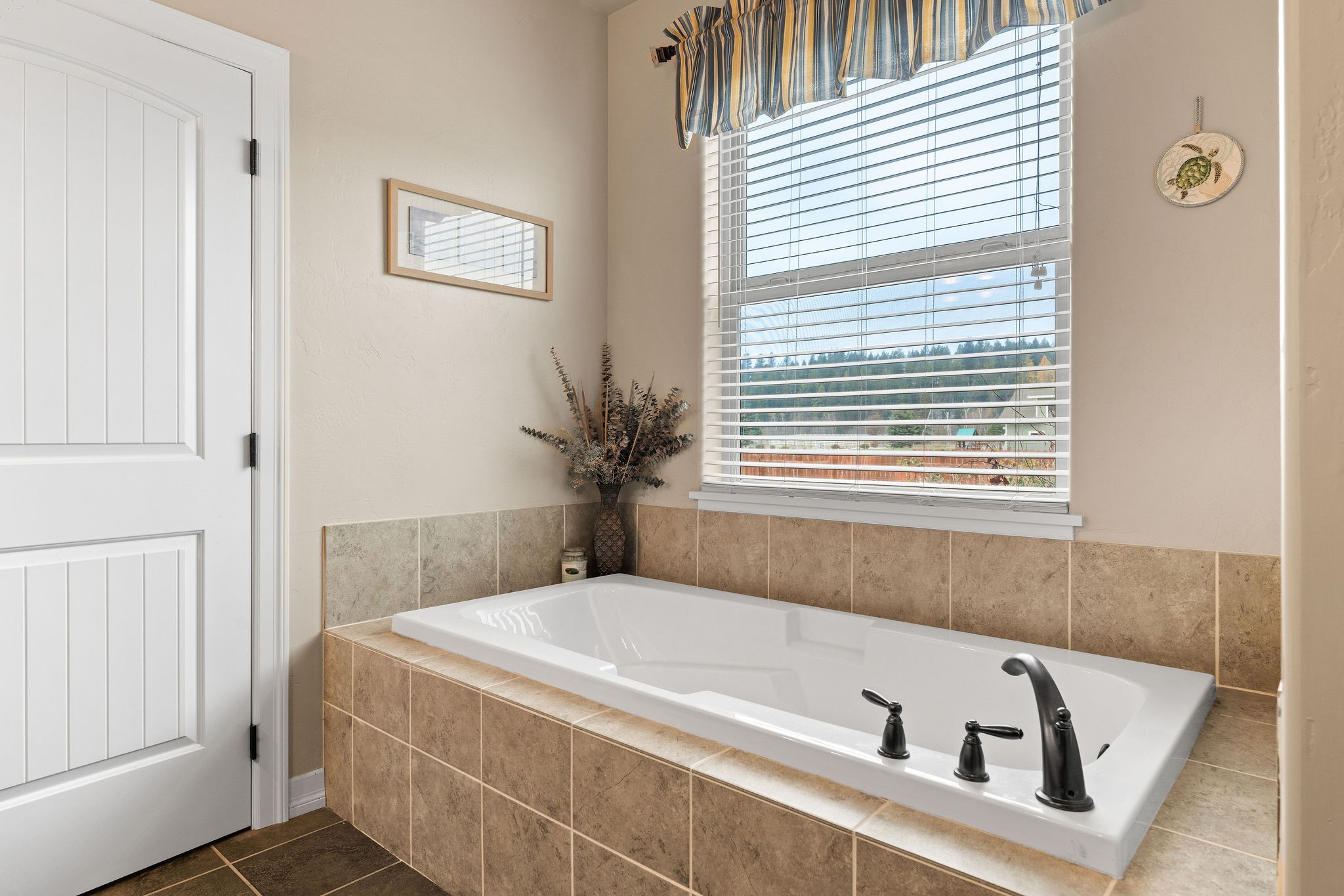 306 Mustang Way Property Photo 22