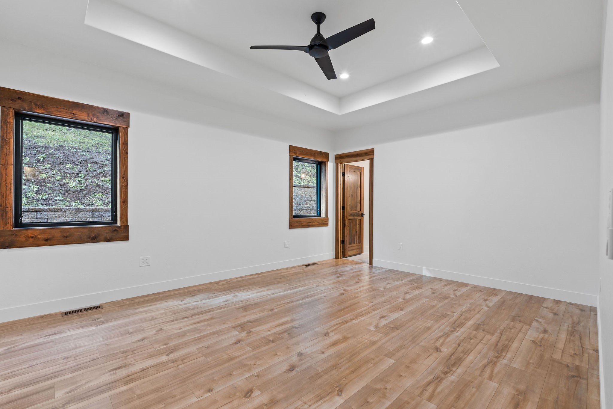 188 Windsor Court Property Photo 17