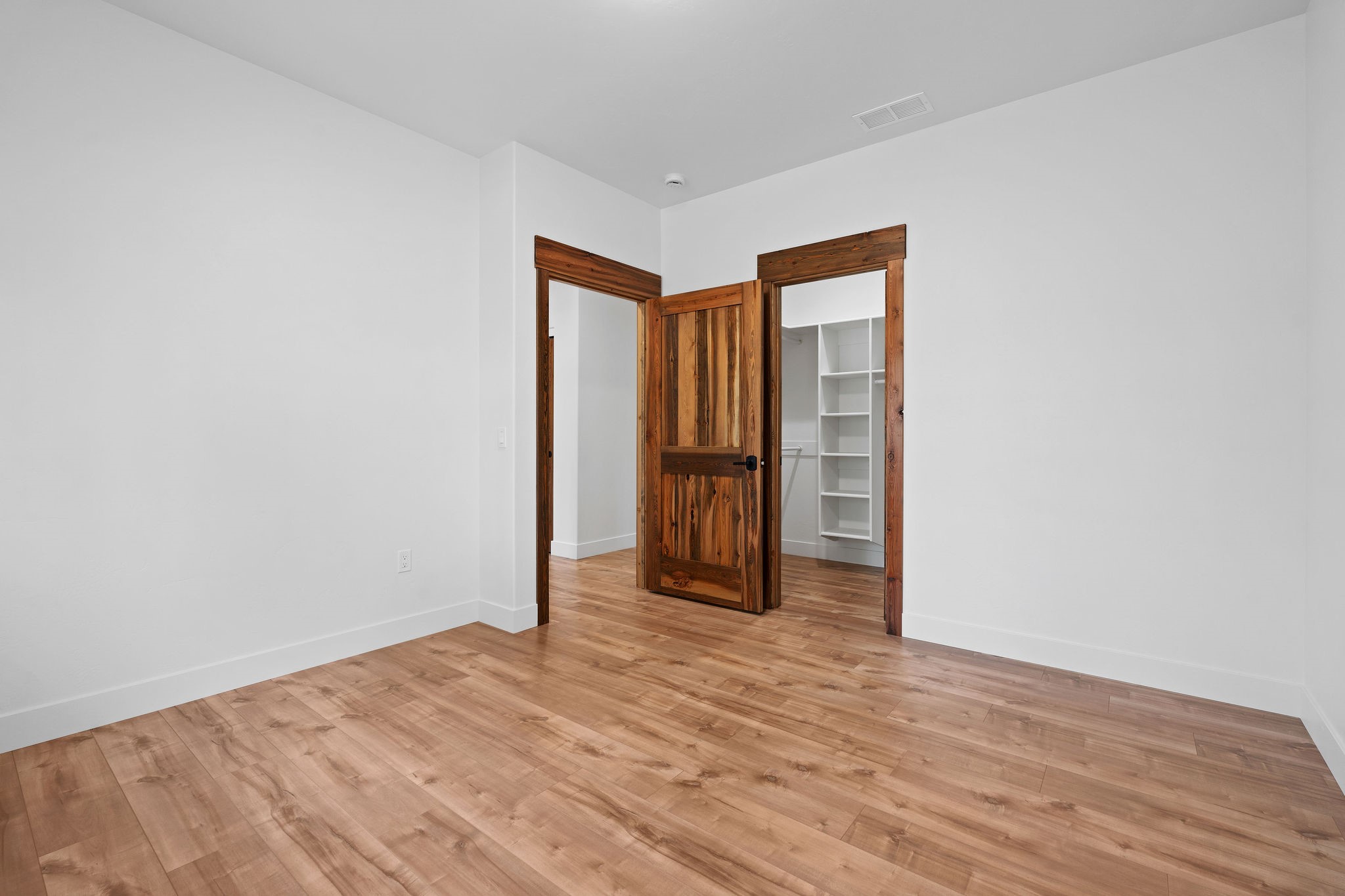 188 Windsor Court Property Photo 26