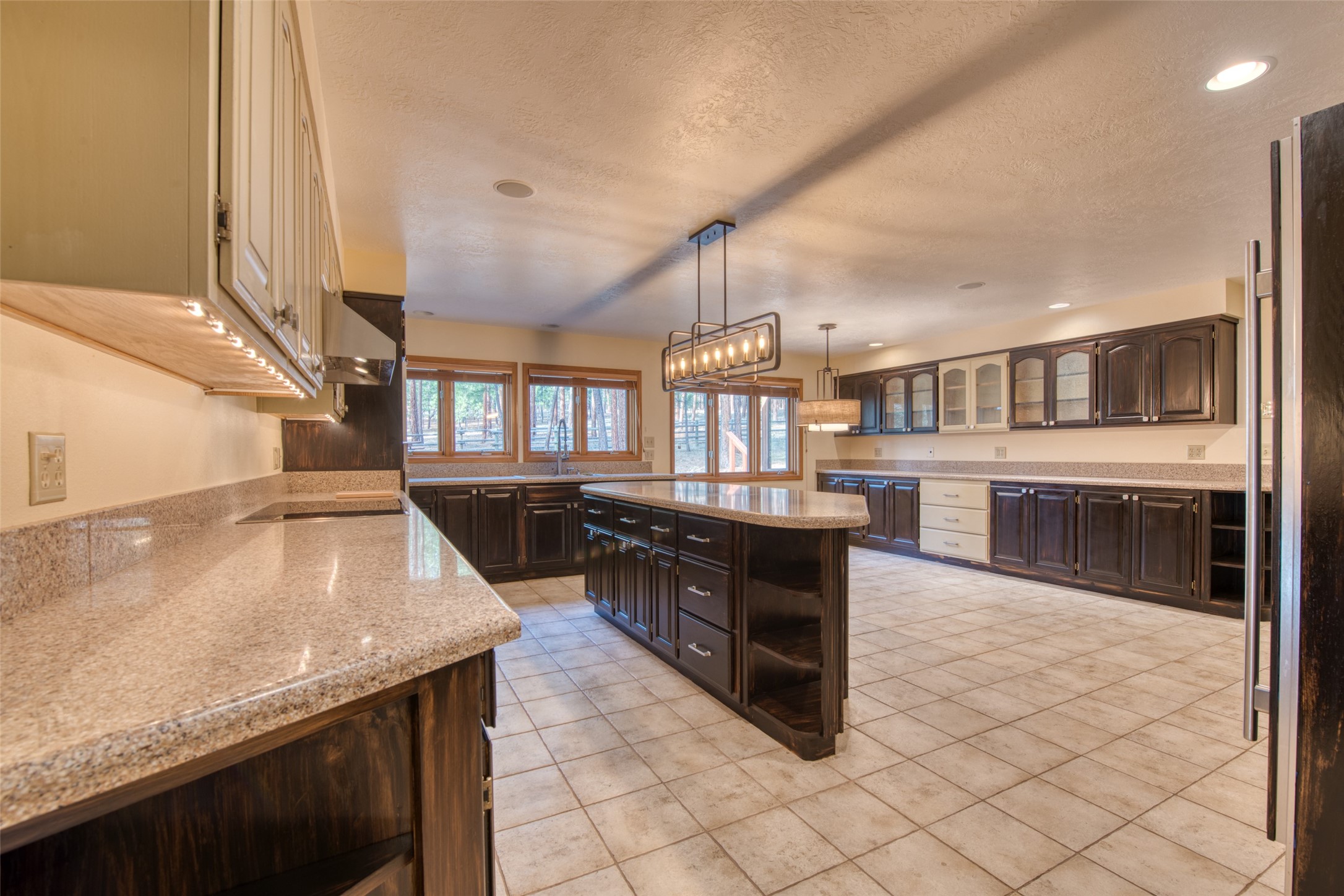 1334 Burr Ridge Road Property Photo 20