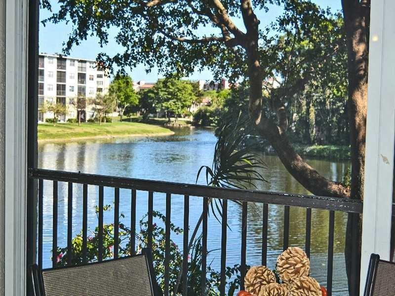 2240 N Cypress Bend Dr 202 Property Photo 1