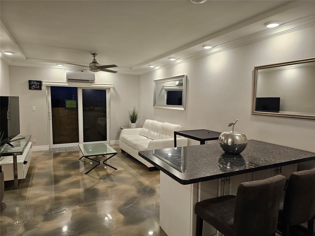 200 S Birch Road 1005 Property Photo 1