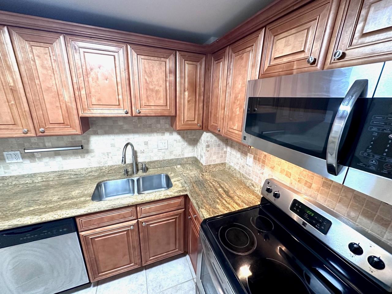 1625 Se 10th Ave 607 Property Photo 4