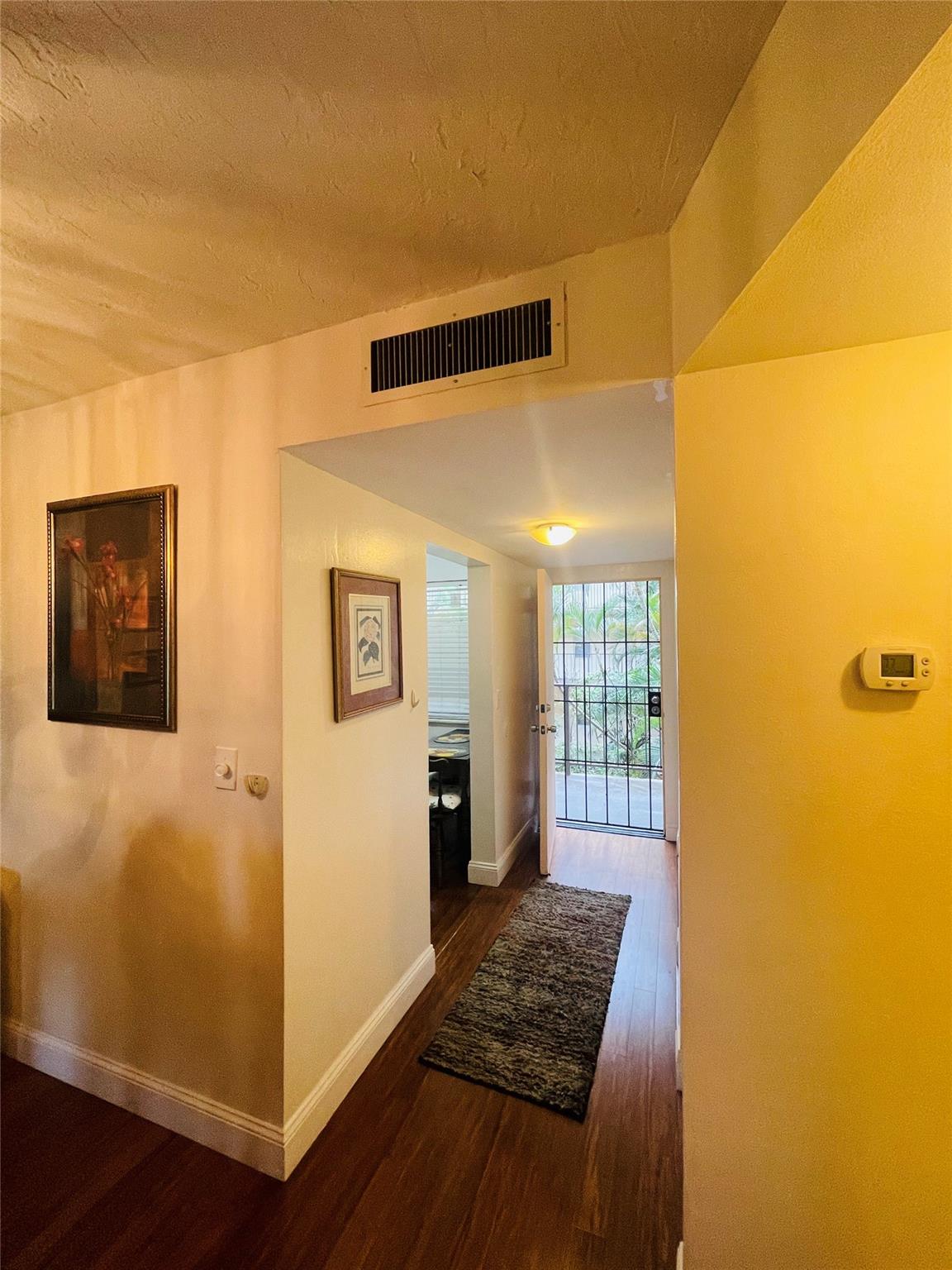 2871 Somerset Dr 212 Property Photo 6