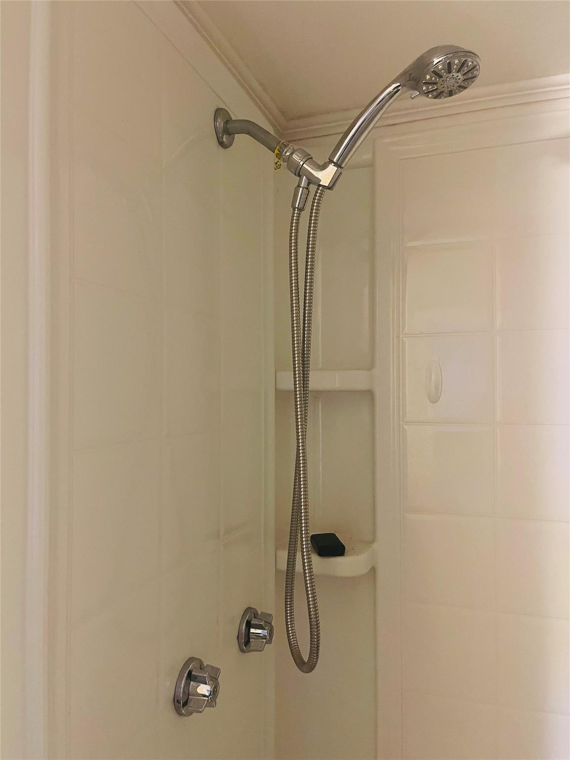 2871 Somerset Dr 212 Property Photo 28