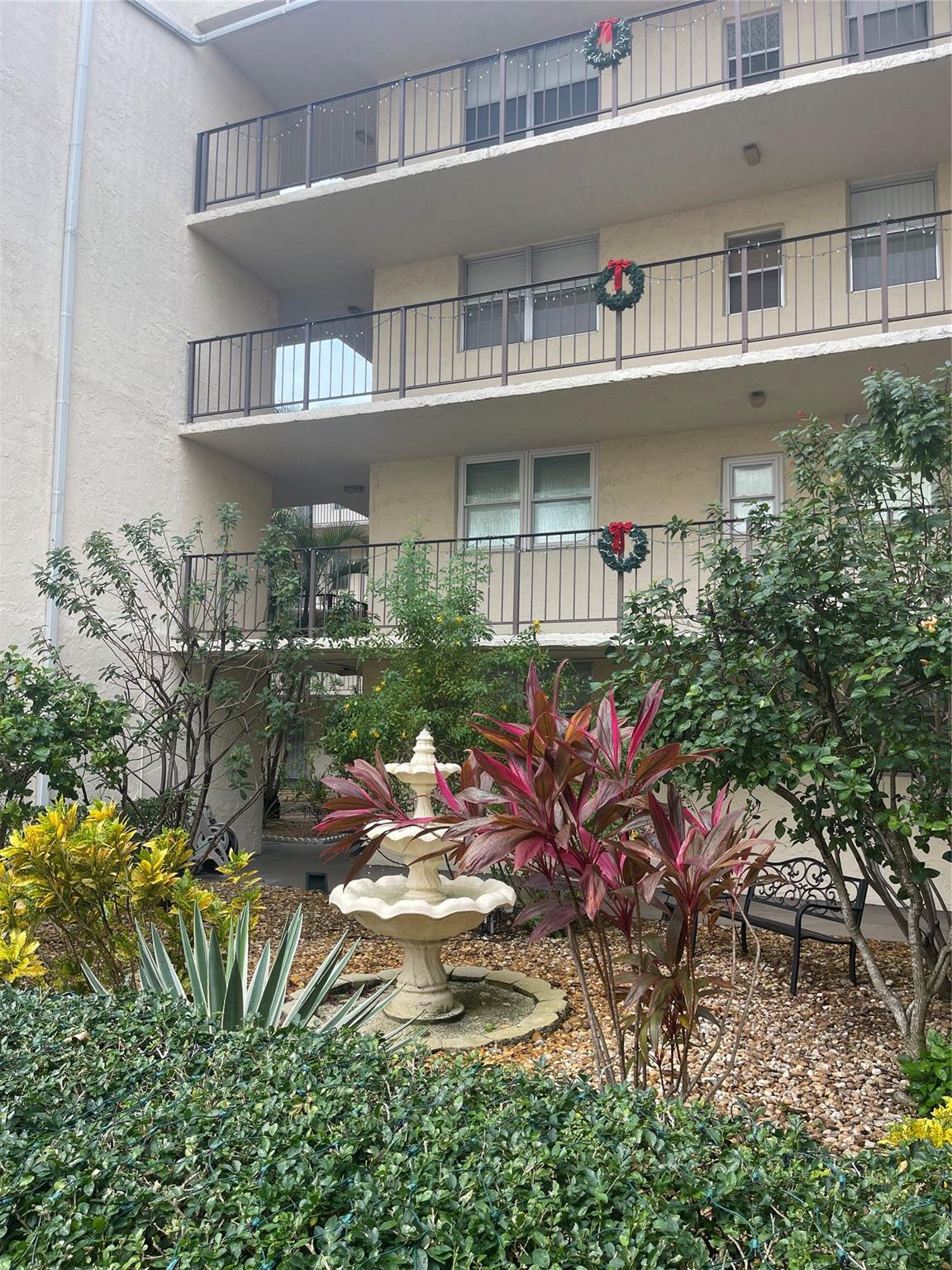 2871 Somerset Dr 212 Property Photo 37
