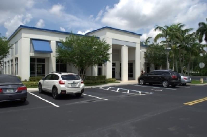 1411 Sawgrass Corporate Pkwy Property Photo 2