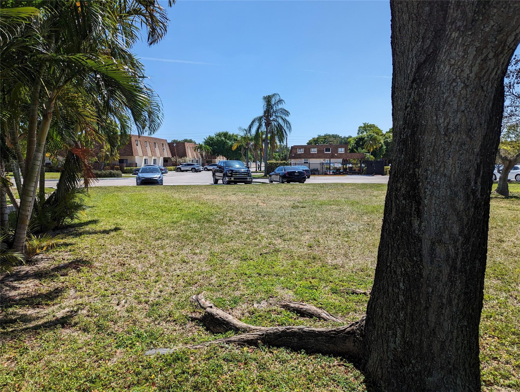 136 San Remo Blvd Property Photo 2