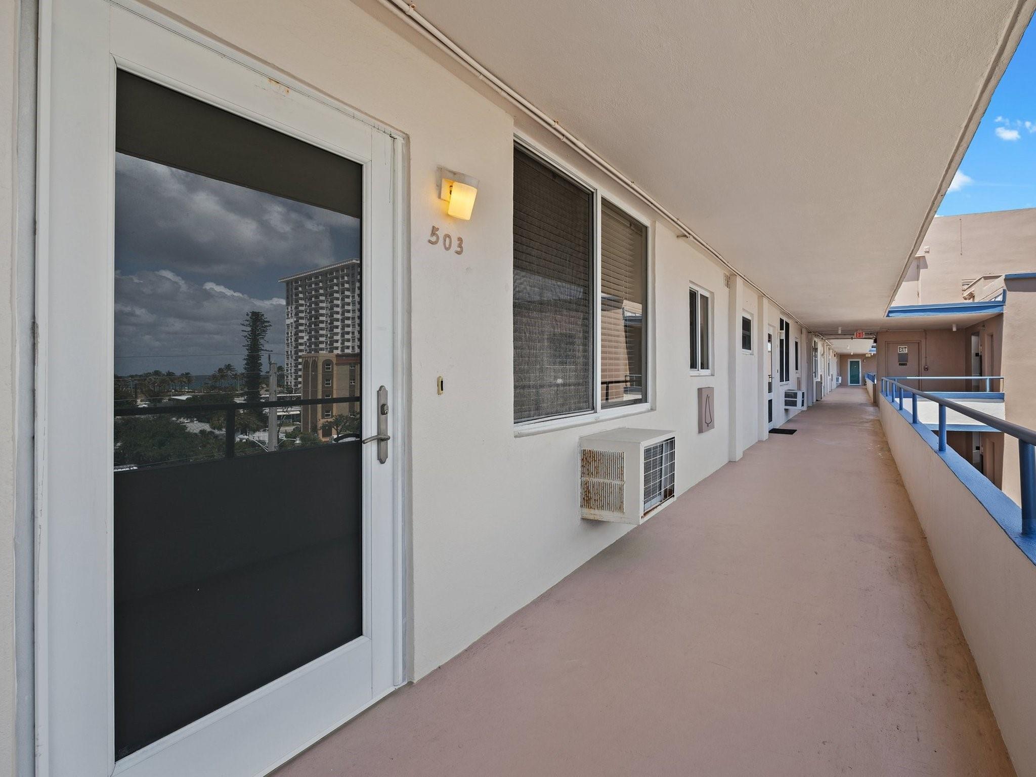 401 N Riverside Dr 503 Property Photo 3