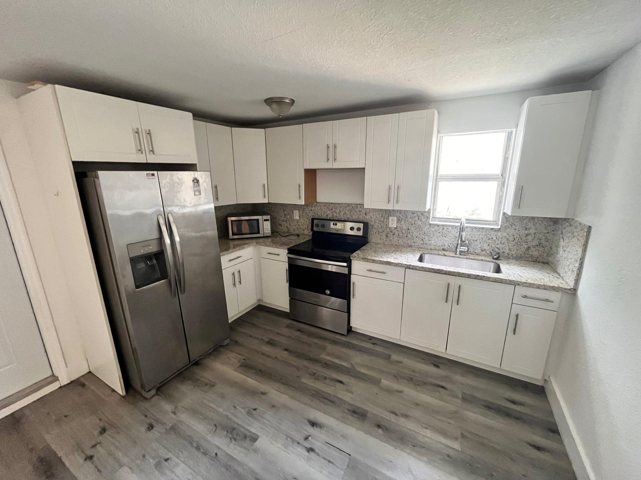 2547 Wilson St Property Photo 6
