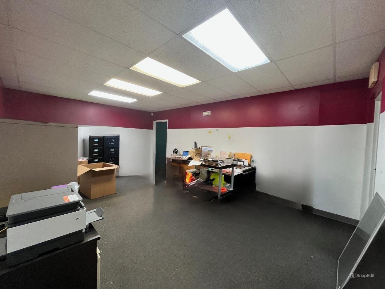 2050 N Andrews Ave 110 Property Photo 2